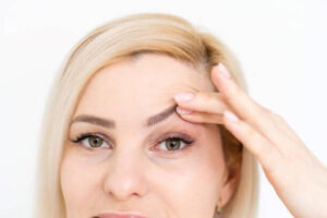 How-to-reverse-Botox-effect-if-you-experience-droopy-eyelids